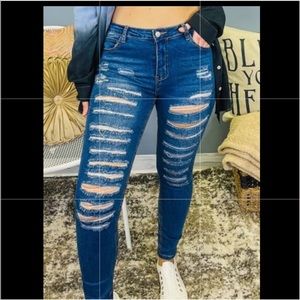 New White Birch distressed/ripped jeans.  2XL fits 16-20W.  New, never worn.